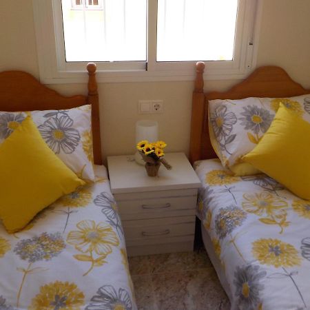 Casa La Zenia Elite Townhouse With Shared Pool And 10 Minutes Walk To Beach Villa Orihuela Exteriör bild