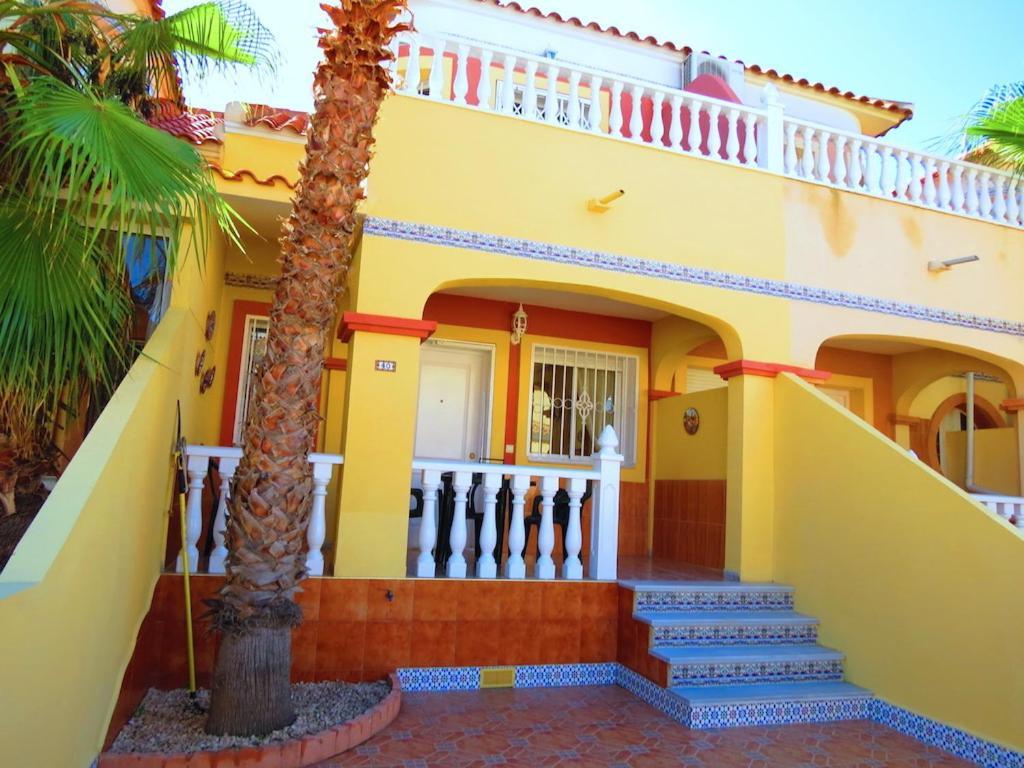Casa La Zenia Elite Townhouse With Shared Pool And 10 Minutes Walk To Beach Villa Orihuela Exteriör bild