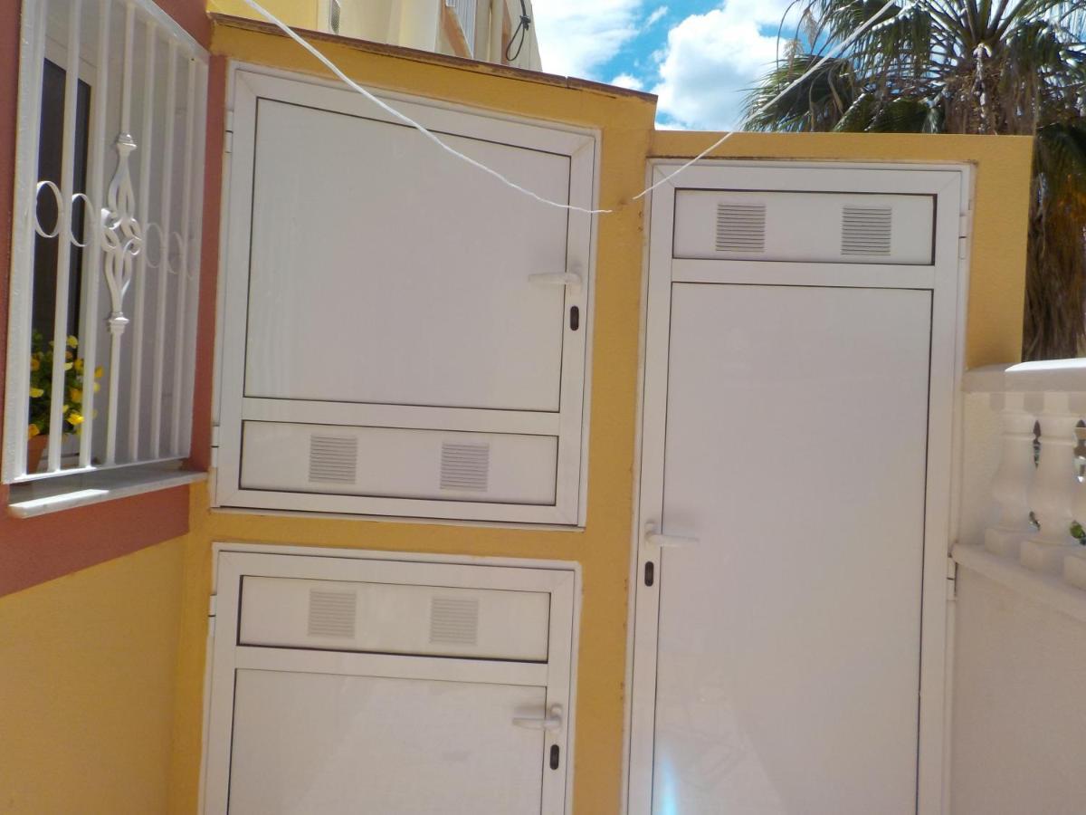 Casa La Zenia Elite Townhouse With Shared Pool And 10 Minutes Walk To Beach Villa Orihuela Exteriör bild
