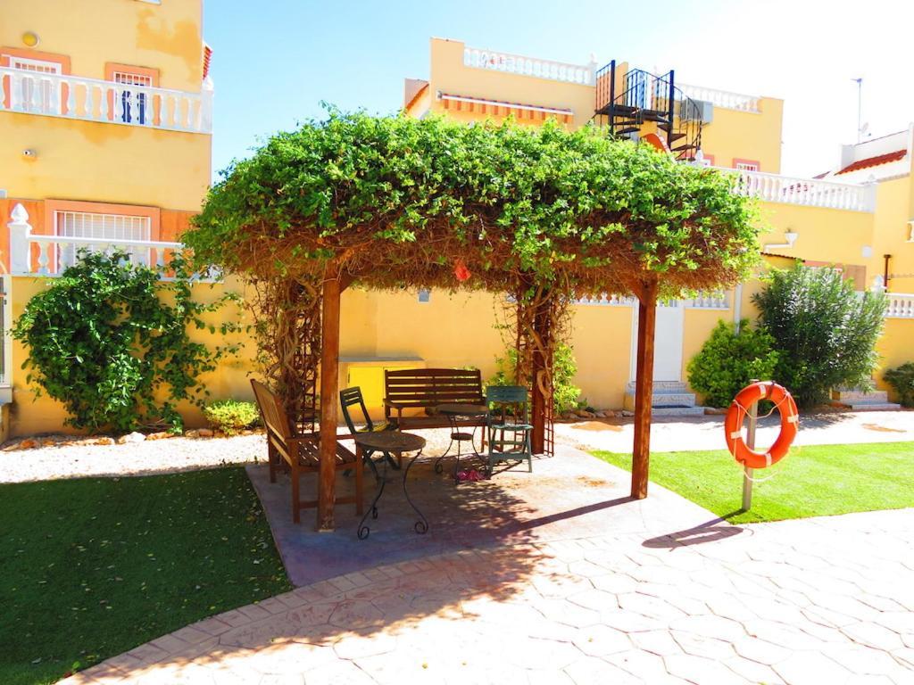Casa La Zenia Elite Townhouse With Shared Pool And 10 Minutes Walk To Beach Villa Orihuela Exteriör bild